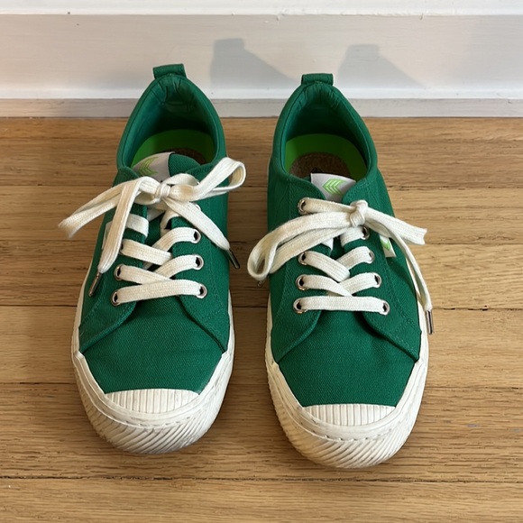Cariama women’s green canvas sneakers 7.5 - Picture 2 of 8